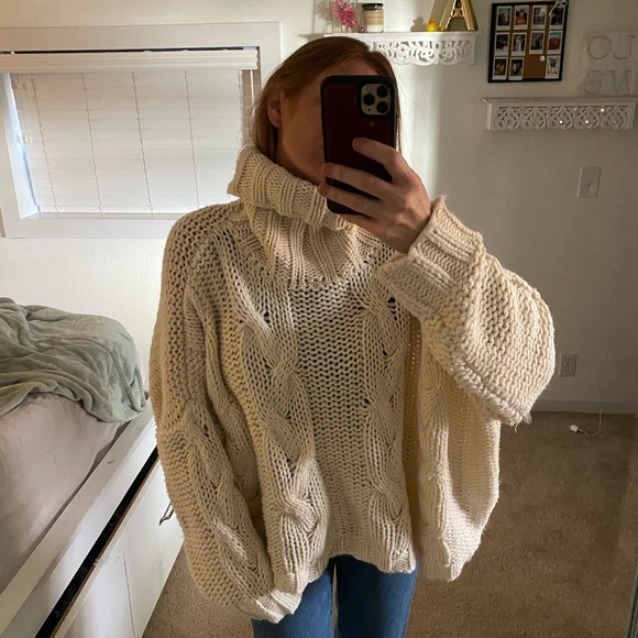 Boutique Hyfve ivory cream cable knit turtleneck sweater oversized - Picture 8 of 9